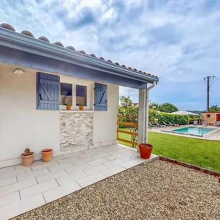 Nice Home In Prayssas Tatil Evi Prayssas (Aquitaine)